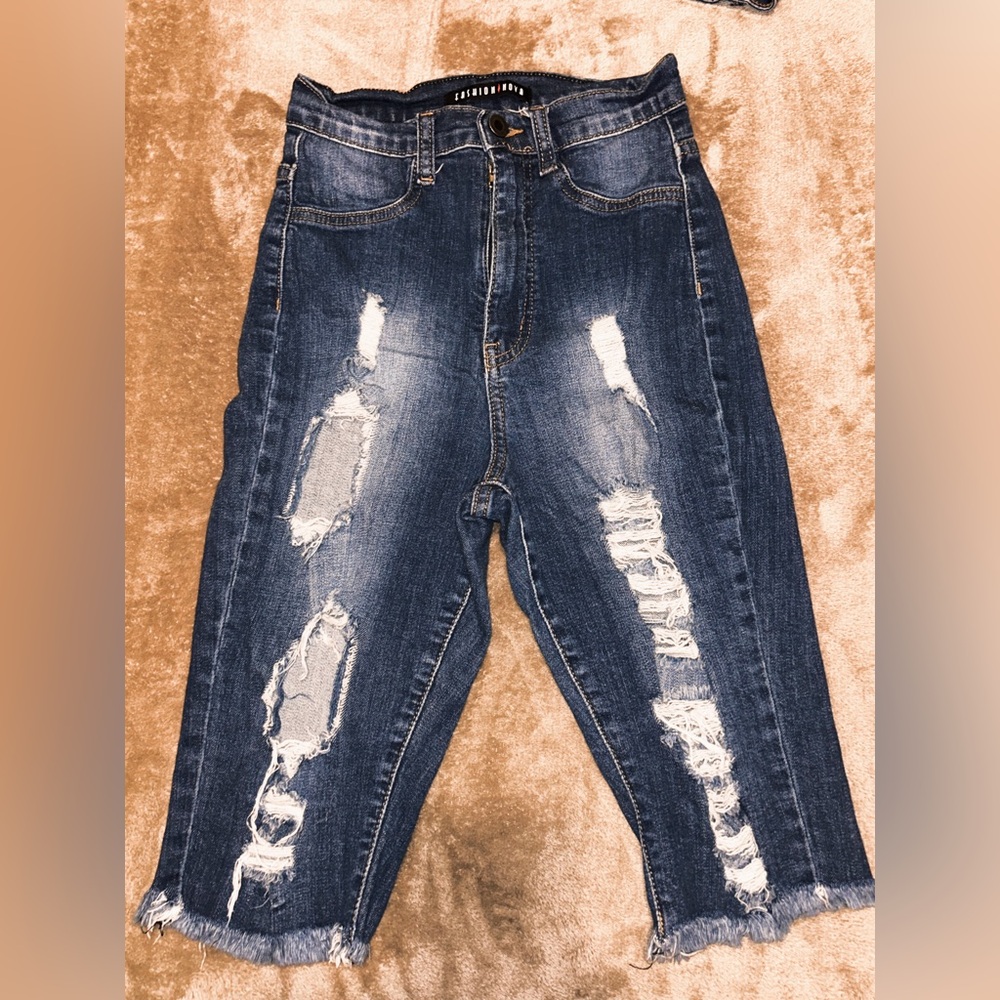 Fashion Nova Aphrodite 
Size:9 
Made in Vietnam
98% CTN and 2% SP 
Color: Blue.